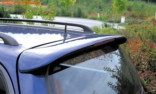 Спойлер на крышу Opel Omega B с третьим дополнительным стоп-сигналом