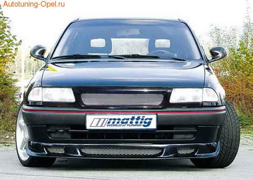 Решетка радиатора Opel Astra F