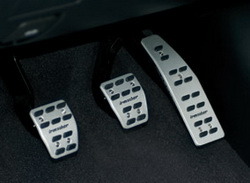 Накладки на педали Opel Astra J алюминевые (для РКПП) с надписью Irmscher