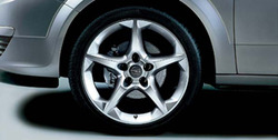 Диски литые R18 легкосплавные дизайн 5 лучей с покрытием Silver для Opel Astra H, Opel Zafira B