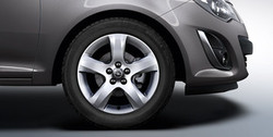 Диски литые R16 легкосплавные серебристые дизайн 5 лучей для Opel Corsa D 5х110
